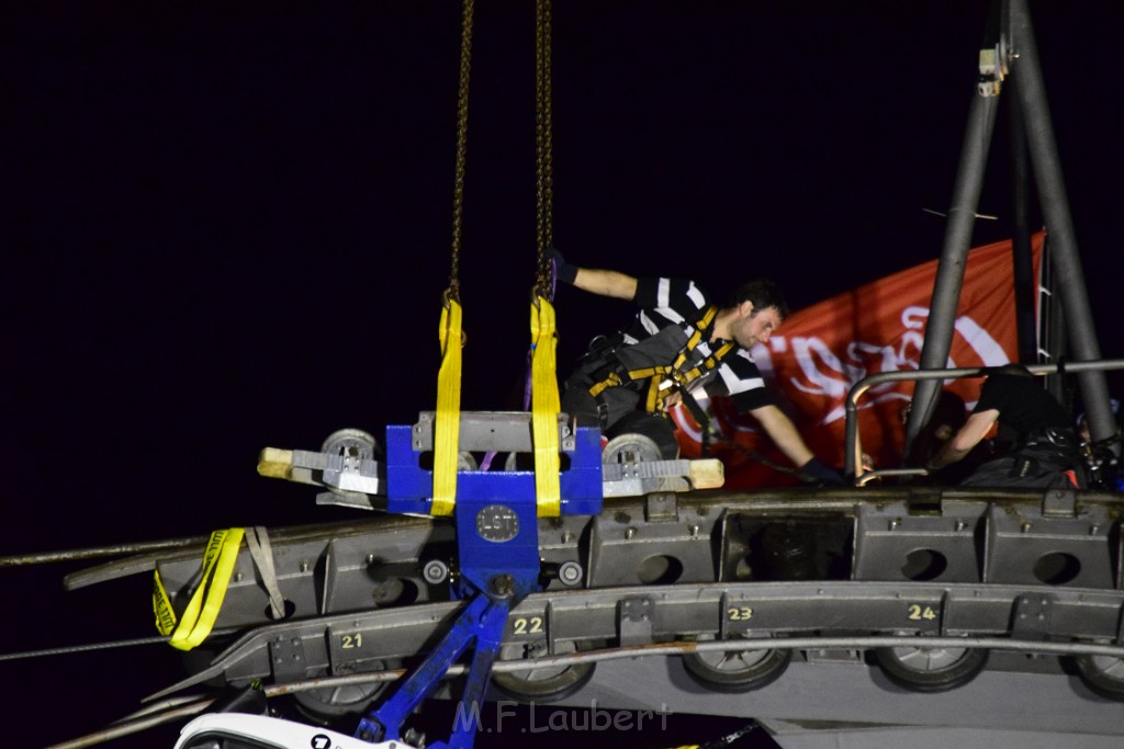 Koelner Seilbahn Gondel blieb haengen Koeln Linksrheinisch P908.JPG - Miklos Laubert